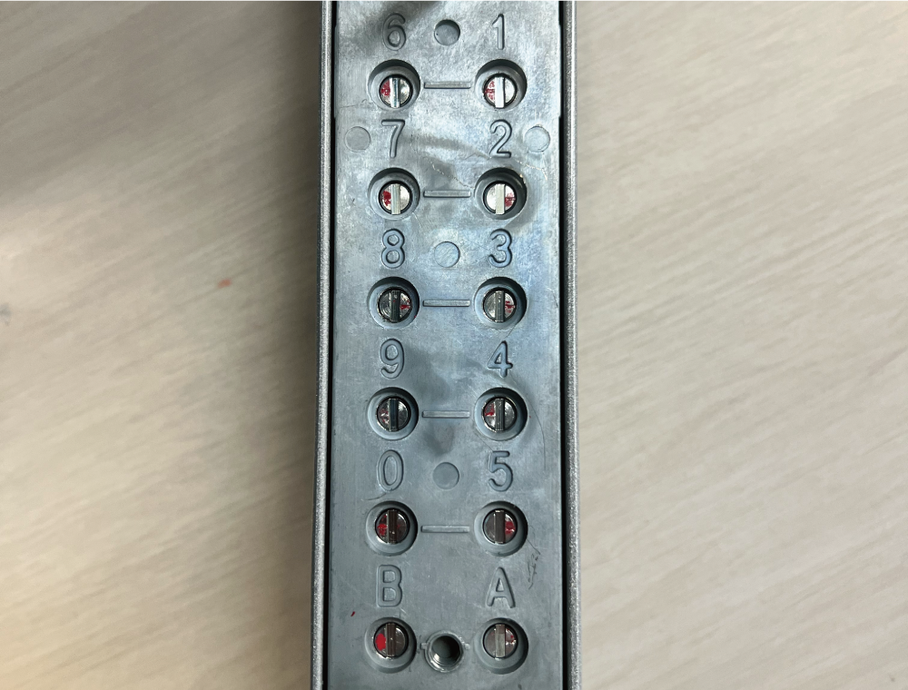 長沢製作所 キーレックス 500シリーズ ボタン式 暗証番号錠 本締錠型 デッドボルトL=72 面付け KEYLEX500-22204-9 - 2